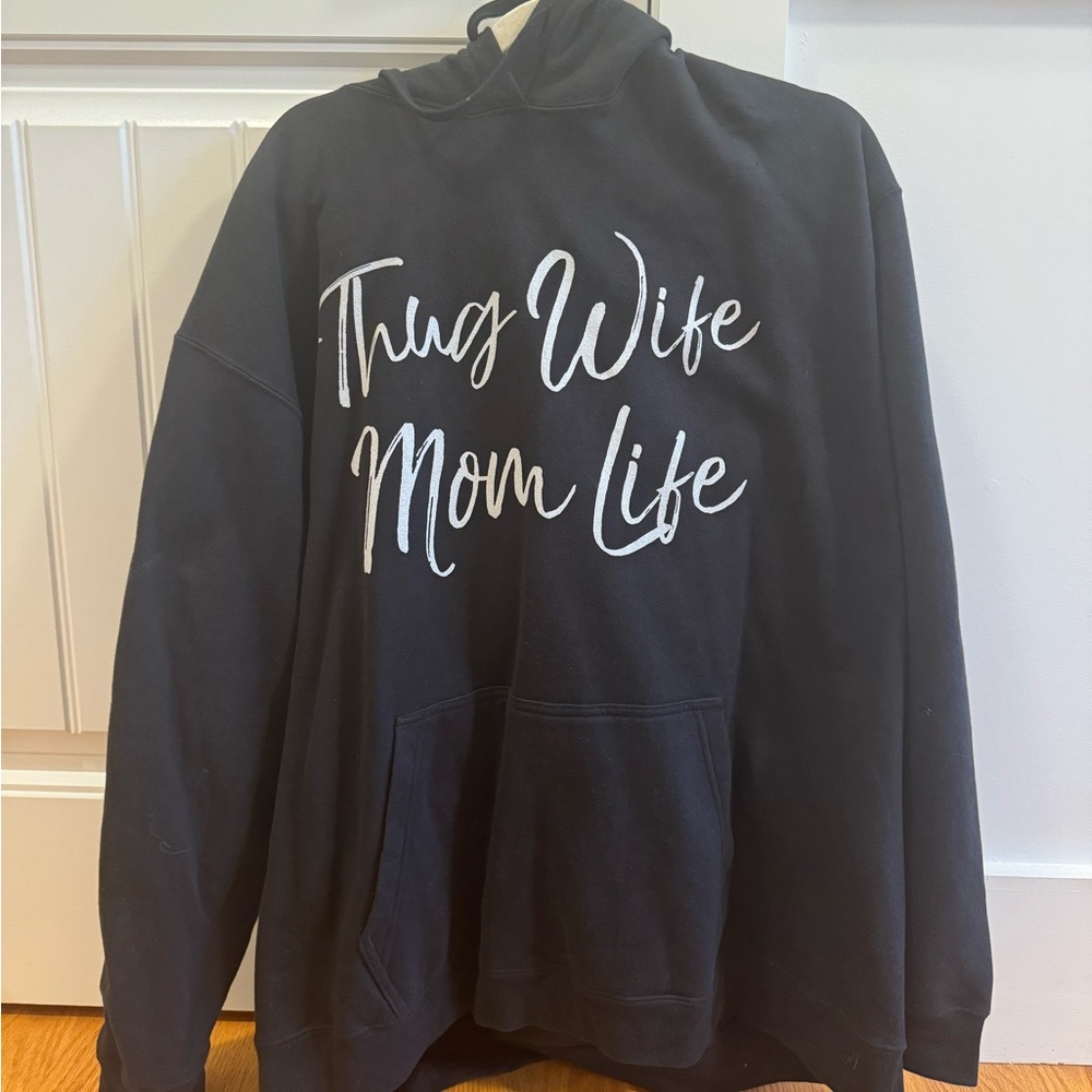 Women’s hooded sweatshirt “thug wife, mom life”
